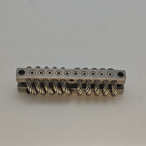 Tin tức công ty mới nhất về Đạt được sự ổn định trong môi trường năng động: Máy cách ly dây thép nhôm được giải thích